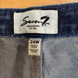 NWT Size 24W Loose Straight Jean